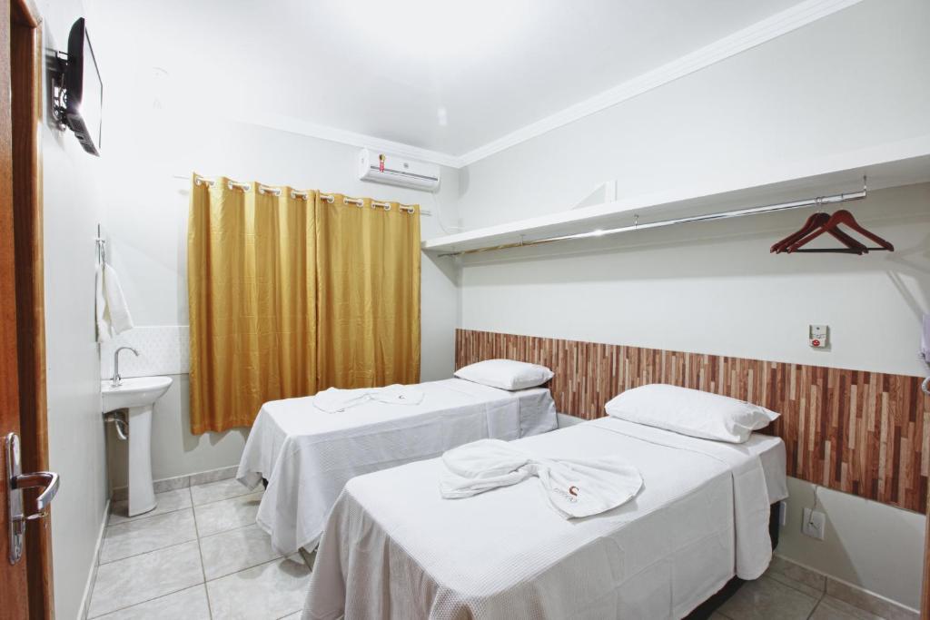 Hotel Cerrado Goiânia Quarto foto
